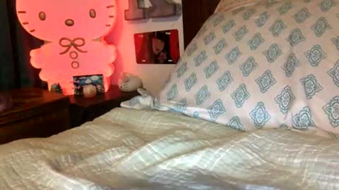 KCupCakes online show from June 2026 01:17:01 AM