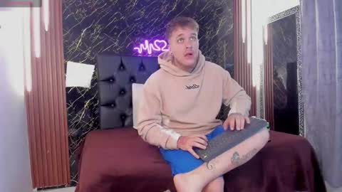 Keane online show from November 2025 12:27:01 PM