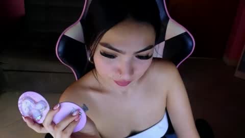 keeiity_moon online show from May 2026 01:30:01 PM