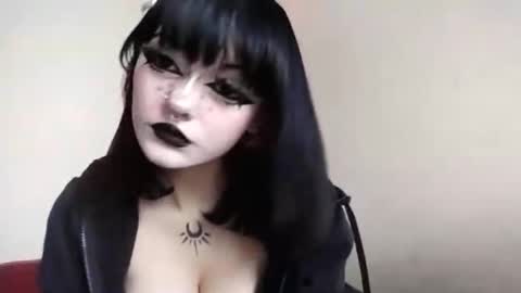 keelyha online show from February 2026 01:15:01 PM