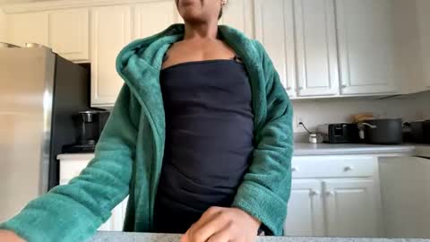 Snapshot of keephimcum69me chatting on January 2025 03:03:01 PM Keephimcum69me online show from January 2025 03:03:01 PM