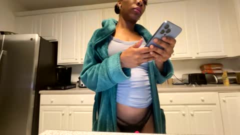 Snapshot of keephimcum69me chatting on February 2025 08:49:01 AM Keephimcum69me online show from February 2025 08:49:01 AM