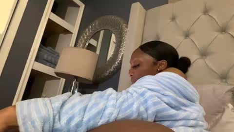 Snapshot of keephimcum69me chatting on October 2025 01:17:02 AM Keephimcum69me online show from October 2025 01:17:02 AM