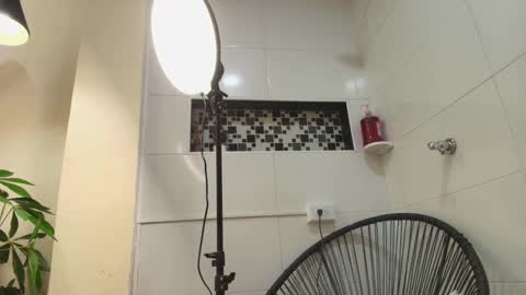 keila online show from October 2025 12:12:02 PM