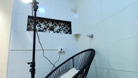 keila online show from October 2025 11:52:02 AM