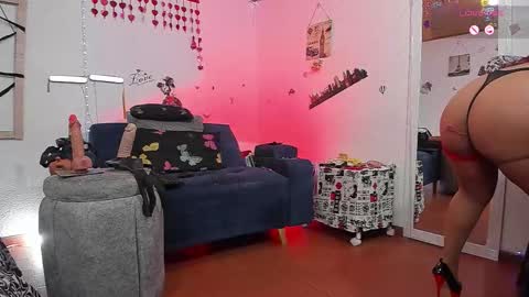 KEILA J online show from December 2025 03:23:01 AM