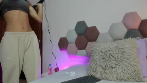 Snapshot of keimywilde chatting on March 2026 06:33:01 PM Keimy Wilde online show from March 2026 06:33:01 PM