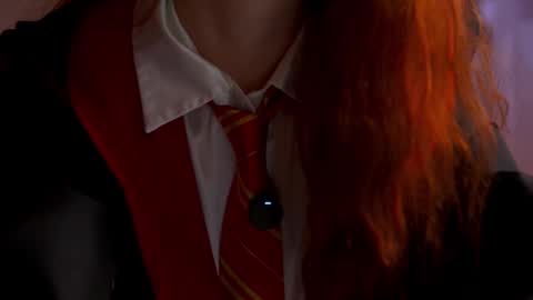 keira_knight online show from November 2025 10:18:02 PM