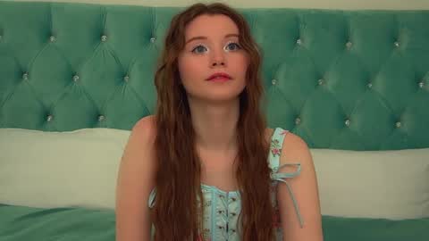 Keira online show from February 2026 06:05:01 PM