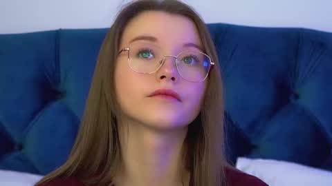 Keira online show from February 2026 06:28:01 PM