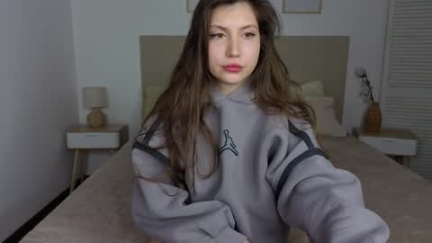 Snapshot of keiras_world chatting on February 2026 11:06:02 AM Kira online show from February 2026 11:06:02 AM