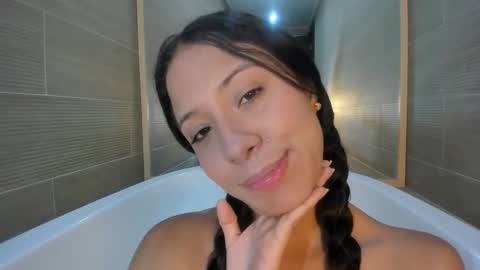 keiry_gonzalez11_aws online show from November 2025 02:34:02 AM