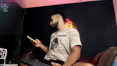 Keith  online show from December 2024 11:49:01 PM