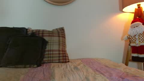 Snapshot of keket_smith chatting on December 2024 05:30:02 PM Keket online show from December 2024 05:30:02 PM