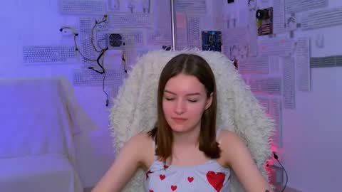kelliebanshe online show from June 2026 04:50:01 AM