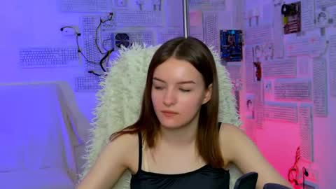 kelliebanshe online show from July 2026 04:18:01 AM