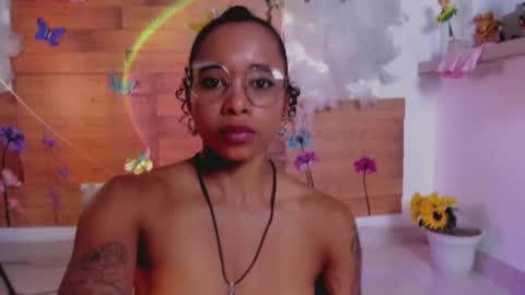 Snapshot of kelly__thomson chatting on December 2024 12:44:01 AM kelly__thomson online show from December 2024 12:44:01 AM