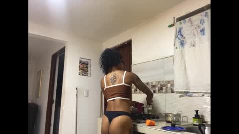 Snapshot of kelly__thomson chatting on February 2025 02:35:02 AM kelly__thomson online show from February 2025 02:35:02 AM