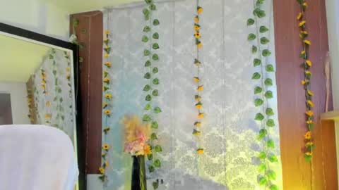 kelly__thomson online show from June 2026 09:34:01 PM