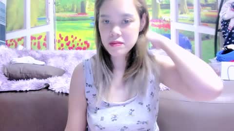 Snapshot of kelly_baby2005 chatting on November 2025 03:06:01 AM Kelly online show from November 2025 03:06:01 AM