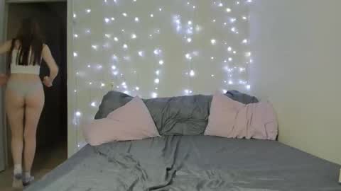 kelly_gerzikaaa online show from December 2025 03:24:02 AM