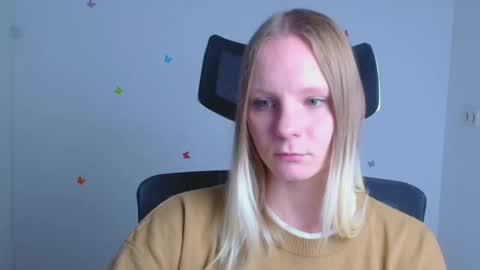 Kelly online show from October 2025 05:33:02 PM