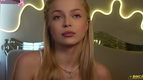 Snapshot of kelly_peachpiee chatting on September 2025 05:18:02 AM Kelly online show from September 2025 05:18:02 AM
