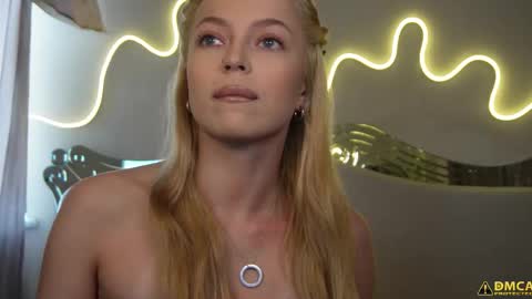 Snapshot of kelly_peachpiee chatting on September 2025 05:20:01 AM Kelly online show from September 2025 05:20:01 AM