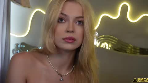 Kelly online show from September 2025 05:23:01 AM