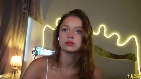 Snapshot of kelly_peachpiee chatting on March 2026 05:19:01 AM Kelly online show from March 2026 05:19:01 AM