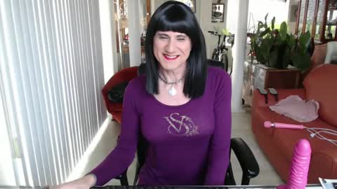 Snapshot of kellyannelynn chatting on January 2025 05:19:01 PM kellyanne Lynn but please call me fucktoy online show from January 2025 05:19:01 PM