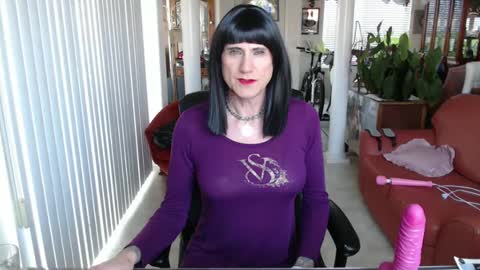 Snapshot of kellyannelynn chatting on January 2025 08:21:01 PM kellyanne Lynn but please call me fucktoy online show from January 2025 08:21:01 PM