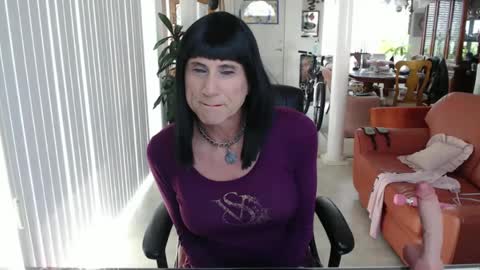 Snapshot of kellyannelynn chatting on September 2025 04:18:01 PM kellyanne Lynn but please call me fucktoy online show from September 2025 04:18:01 PM