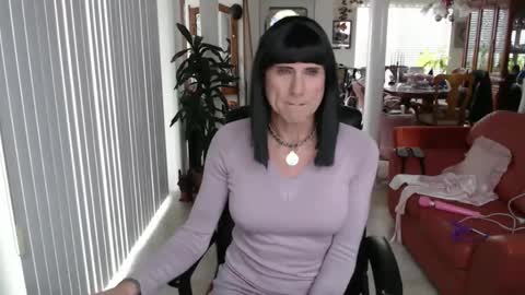 Snapshot of kellyannelynn chatting on November 2025 04:30:01 PM kellyanne Lynn but please call me fucktoy online show from November 2025 04:30:01 PM