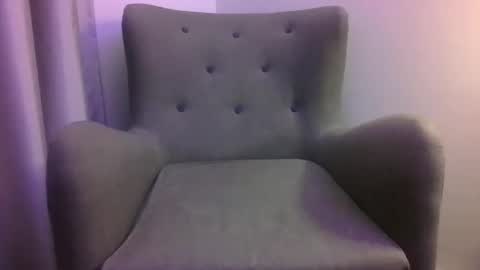 kellyb23 online show from November 2025 12:11:01 AM