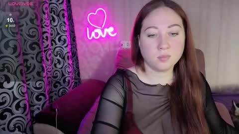 kellycrystall online show from November 2025 06:05:01 AM