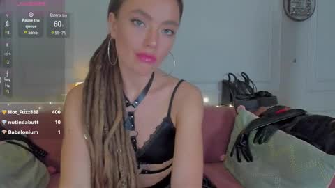Snapshot of kellyfouler chatting on February 2025 05:11:02 PM KellyFouler online show from February 2025 05:11:02 PM