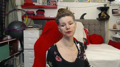 kelly online show from February 2025 06:40:01 PM