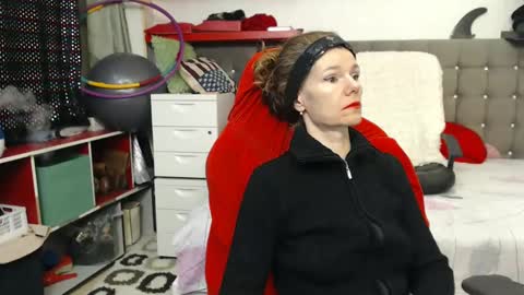 kelly online show from February 2025 04:07:01 AM