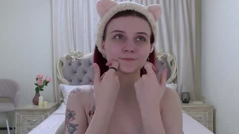 Kelly Stoneys online show from November 2025 05:13:02 PM