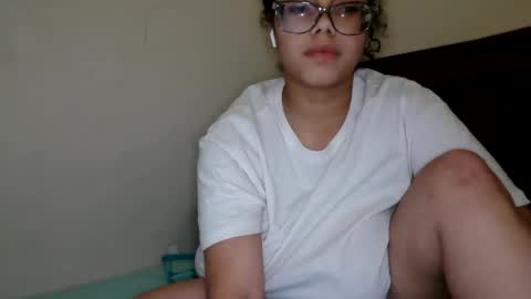 Snapshot of kelx0 chatting on March 2025 11:24:02 PM kelx0 online show from March 2025 11:24:02 PM