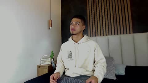 Snapshot of ken_boy_ chatting on February 2025 02:25:02 AM online show from February 2025 02:25:02 AM