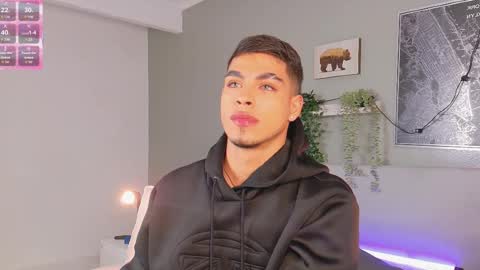 Snapshot of ken_boy_ chatting on September 2025 11:32:02 AM online show from September 2025 11:32:02 AM