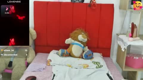 Snapshot of kendal_2 chatting on February 2025 11:02:01 PM Mariana online show from February 2025 11:02:01 PM