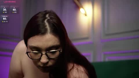  Kendal  online show from October 2025 07:35:02 PM