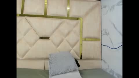 kendall69__ online show from October 2025 02:40:02 PM