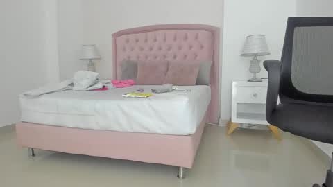 Kendall online show from September 2025 06:28:02 AM