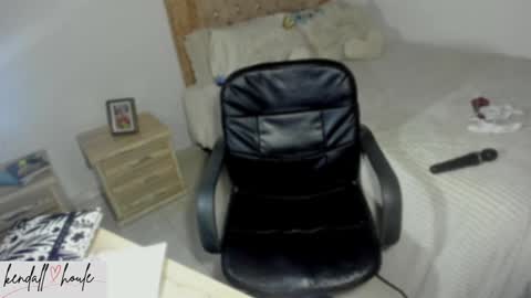 Snapshot of kendall_houle_ chatting on February 2025 12:50:01 PM KendallHoule online show from February 2025 12:50:01 PM