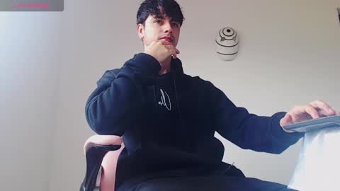 kendall ross online show from February 2026 04:54:02 PM