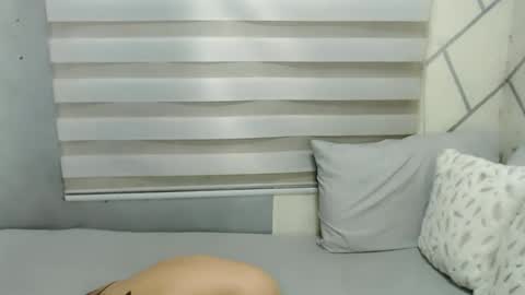 Snapshot of kendallxxx16 chatting on October 2025 10:45:01 AM Kent online show from October 2025 10:45:01 AM